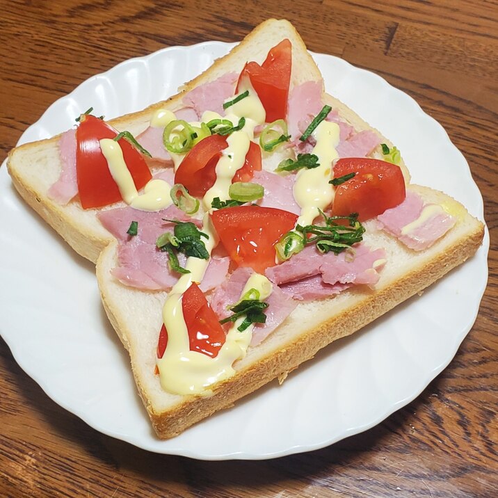 ハムとトマトのネギマヨトースト